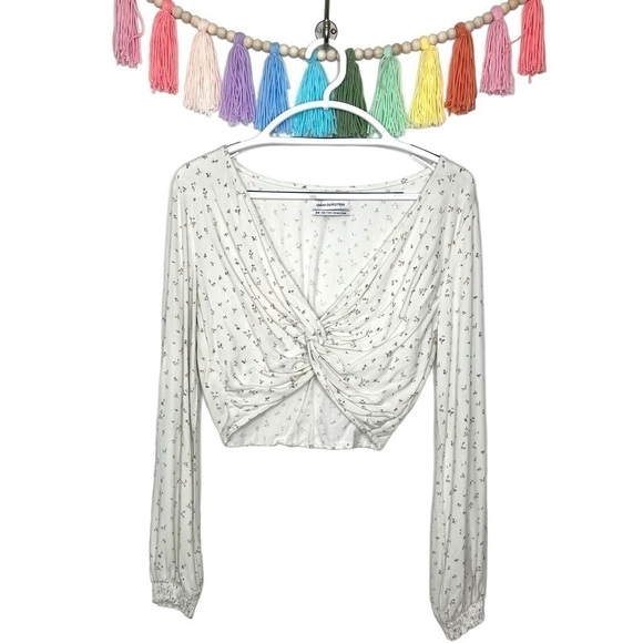 Urban Outfitters Madison Twist-Front Dainty Floral  Off White Cropped Blouse - Picture 1 of 13